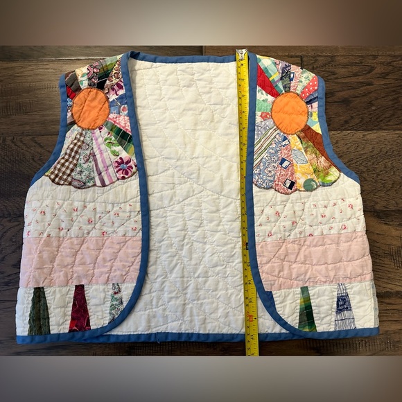 Upcycled vintage quilt vest - Picture 6 of 7